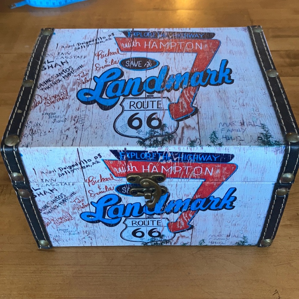 Landmark jewelry trinket box